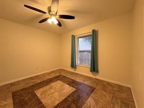 Building Photo - 790 SE Ablett Ln