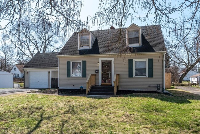Primary Photo - 2235 Barrymore Ave