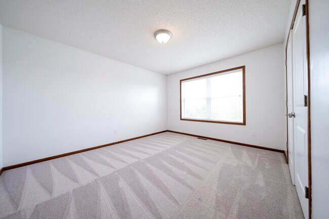 Building Photo - 15515 59th Pl N