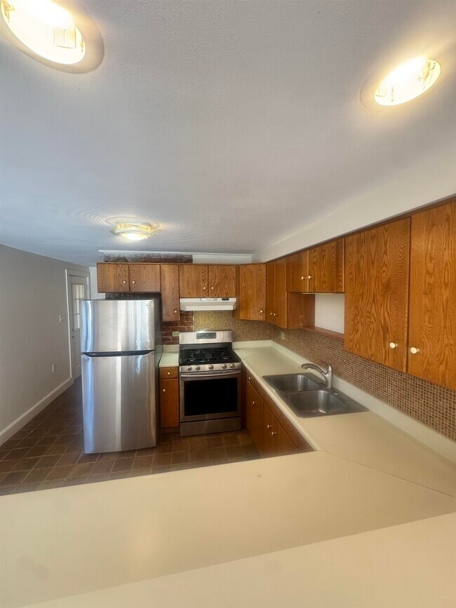 Building Photo - 1723 Carleton St