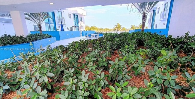 Building Photo - 7600 Collins Ave