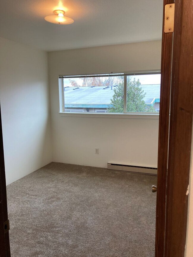 Interior Photo - L&P