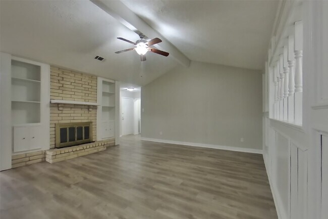 Building Photo - 7331 Millbrae Ln