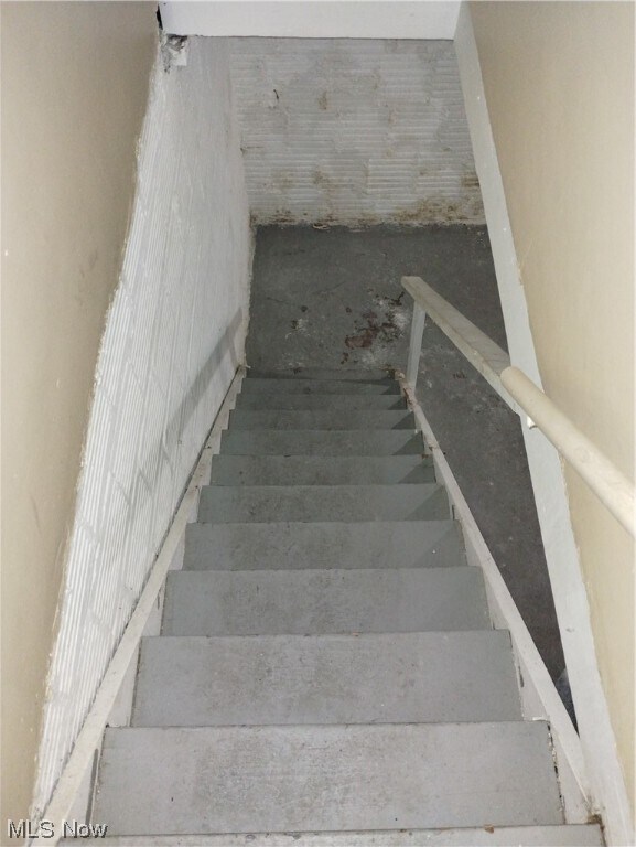 Building Photo - 105 E Boston Ave