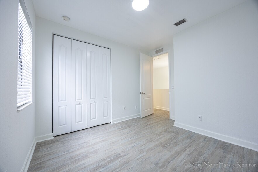 Building Photo - 3841 Aspen Leaf Dr