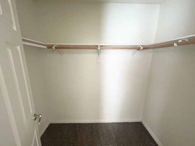 Building Photo - 2/BD 1/BA First Floor Condo w/ In Unit Laundry