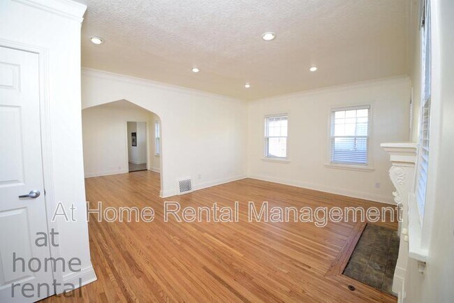 Building Photo - 1740 S Yorktown Ave