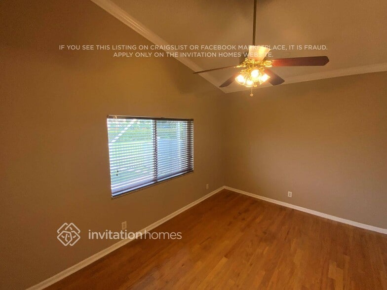 Building Photo - 5785 Raceway Rd