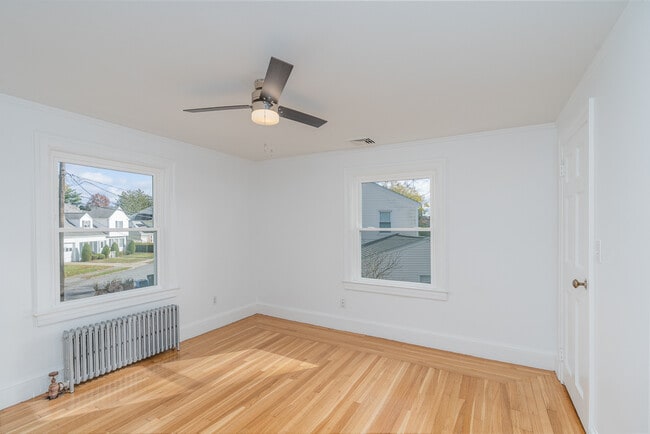 Building Photo - 83 Betsey Williams Dr