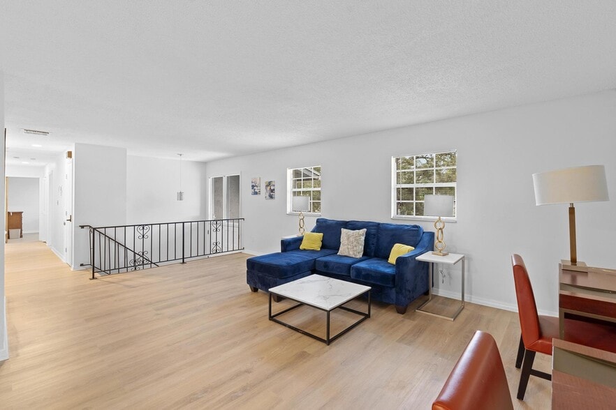 Building Photo - 5348 Hillock Ct