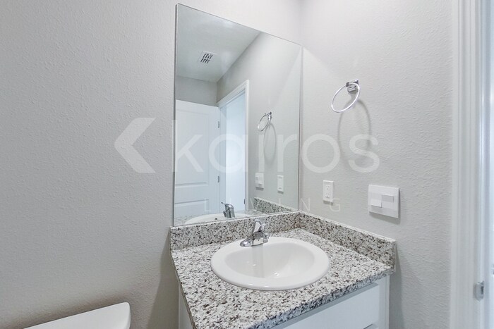 Building Photo - 8577 SW 43rd Ter