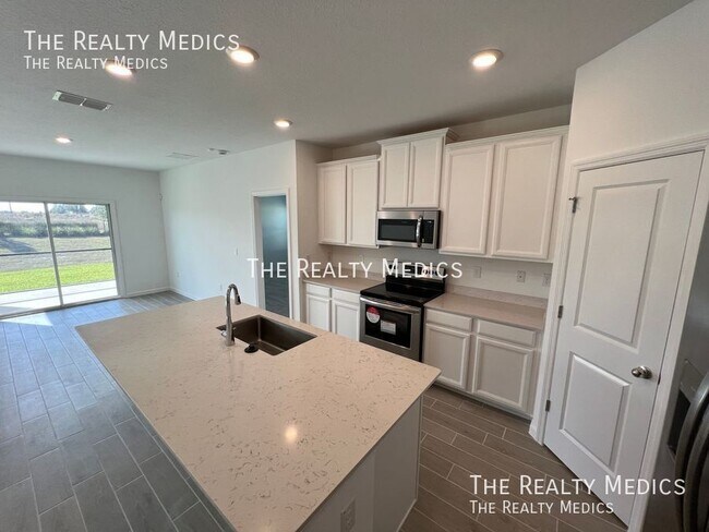 Building Photo - 9301 SW 58th Cir