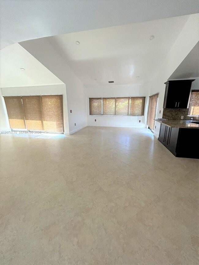 Building Photo - 10020 SW 91st Terrace