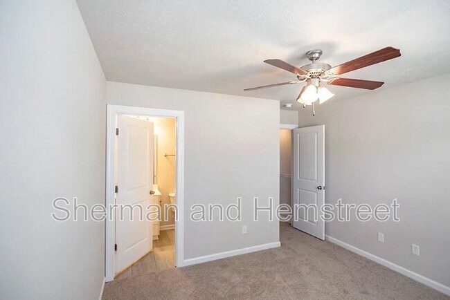 Building Photo - 401 Joiner Cir