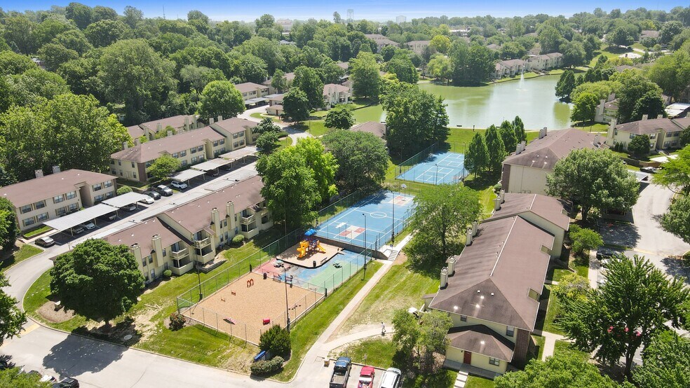 Lago Vista 1300 Sun Lake Dr Saint Charles MO 63301 Apartment Finder