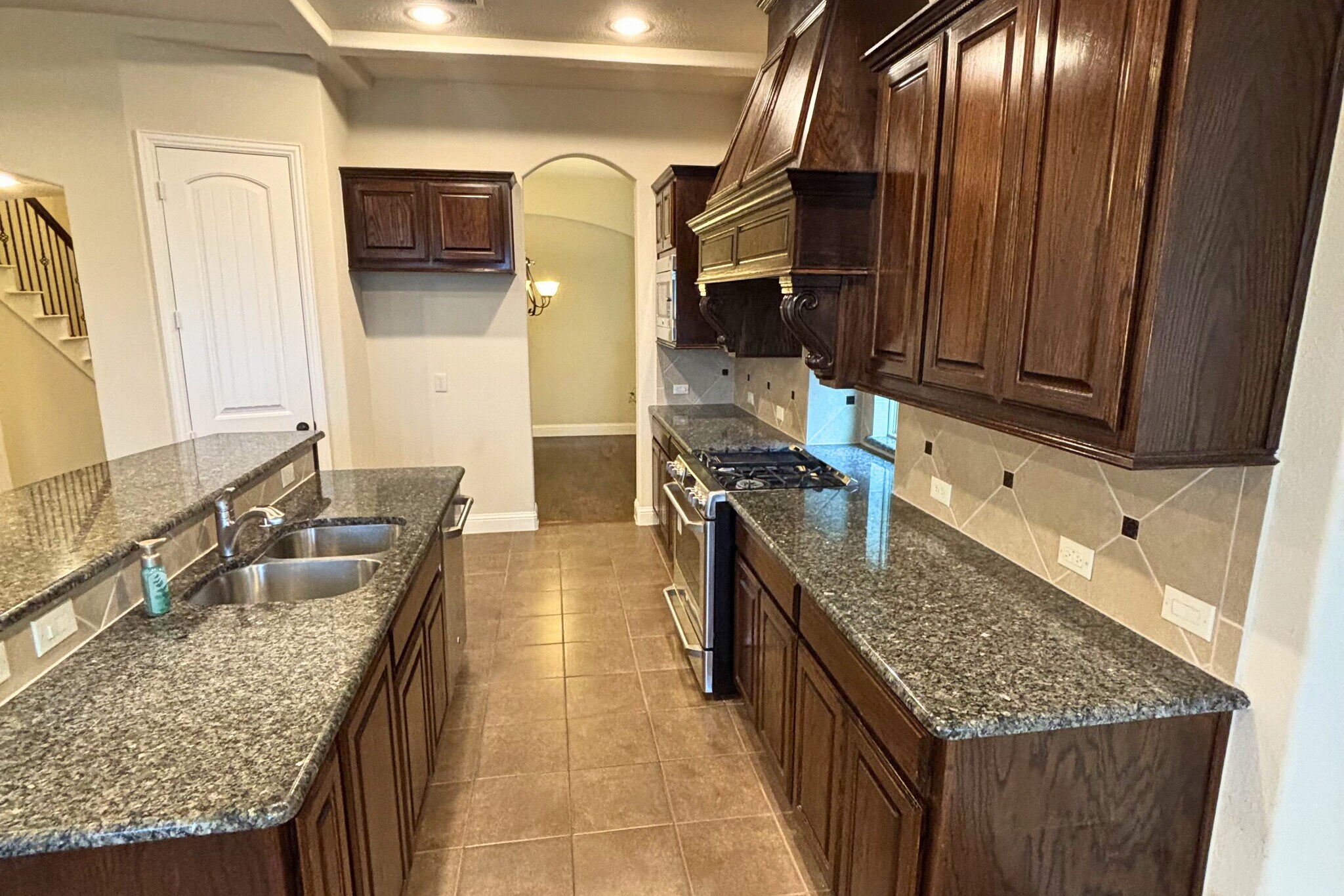 Building Photo - 5547 Lightfoot Ln