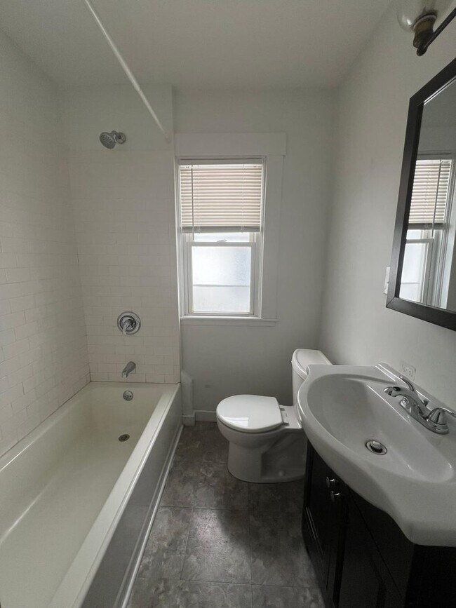 Building Photo - 3914 W 21st St