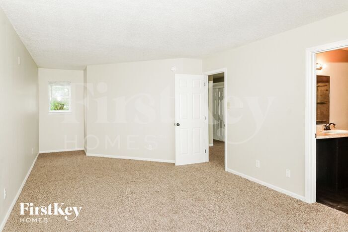 Building Photo - 1181 Kenwood Dr