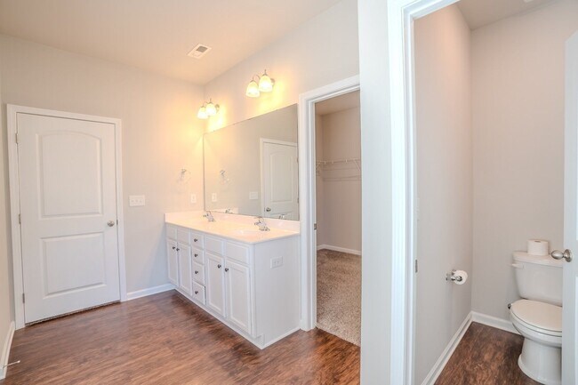 Building Photo - 14145 Lannister Ln