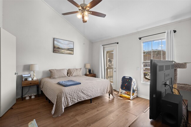 Building Photo - 11710 Southlake Dr