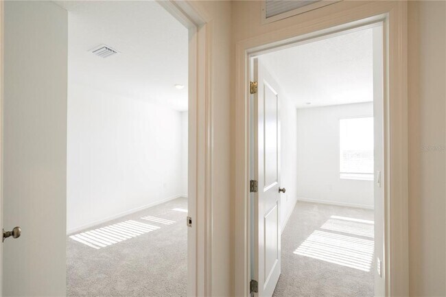 Building Photo - 7609 WATERSCAPE Dr