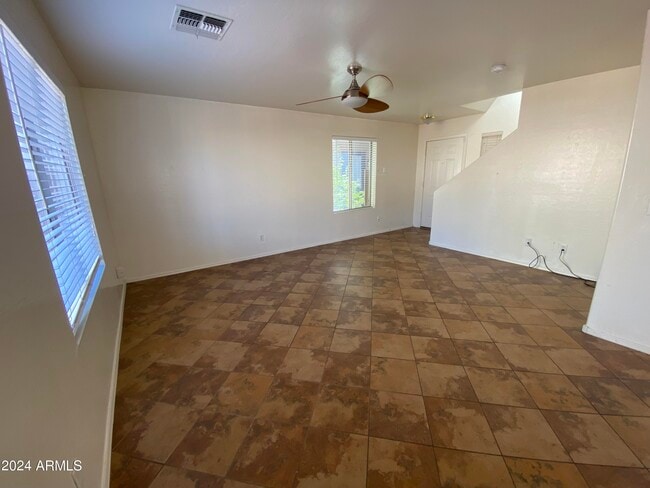 Building Photo - 6724 N 129th Ln