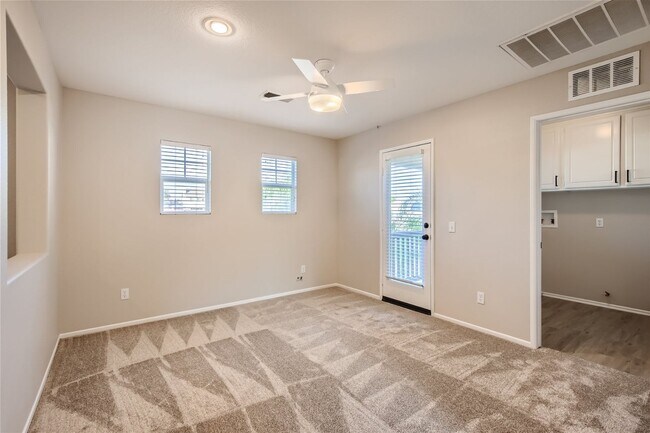 Building Photo - 4 BD/3 Ba Home with Three car attached gar...