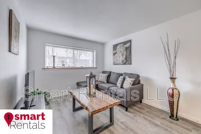 Building Photo - 3844 Park Ave