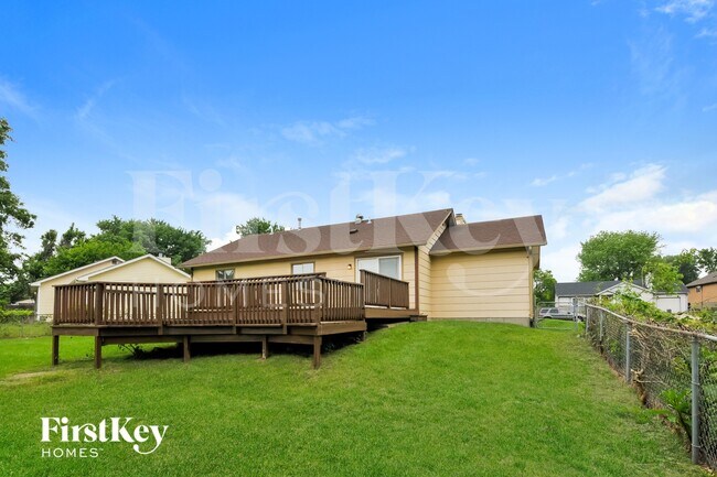Building Photo - 2009 Monks Hollow Dr