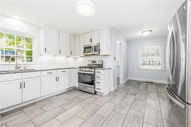 Building Photo - 325 Northview Dr