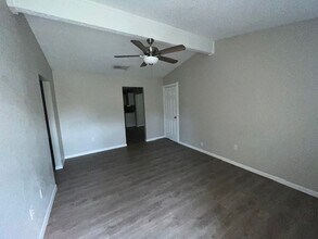 Building Photo - 2506 Hidden Valley Dr