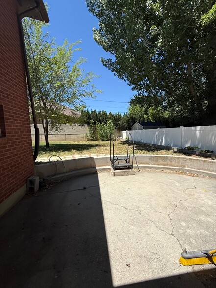 Building Photo - 4624 S Meadow Rd
