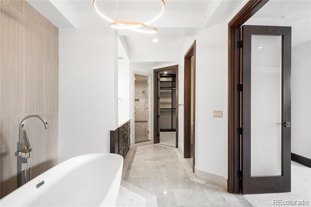 Building Photo - 1665 Central St