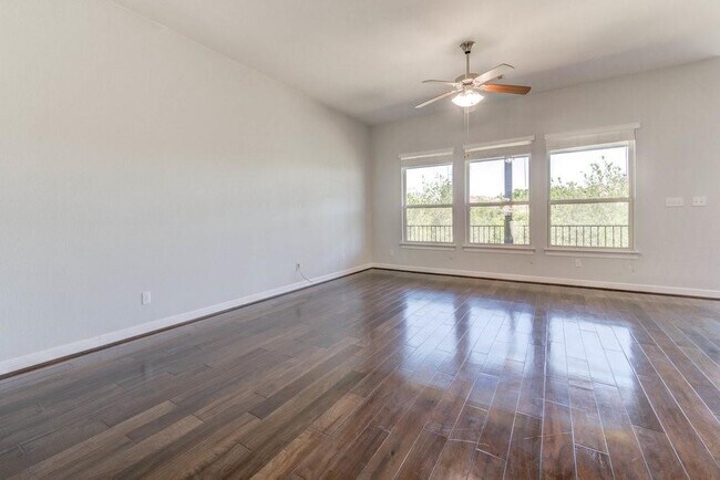 Building Photo - 403 Bellagio Dr