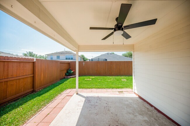 Building Photo - 19247 Dillsbury Ct