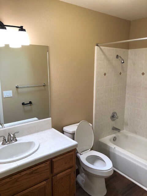 Building Photo - 2158 Robailey Dr