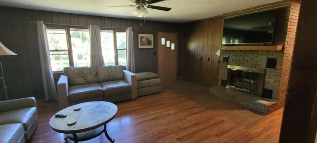 Building Photo - 203 Church Hollow Rd