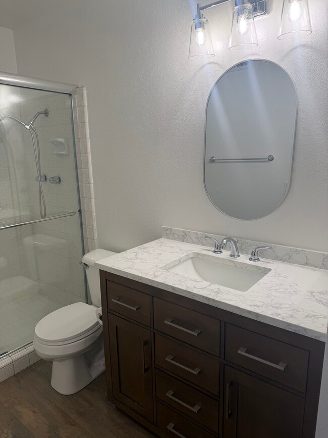 Building Photo - 10417 Hayford St