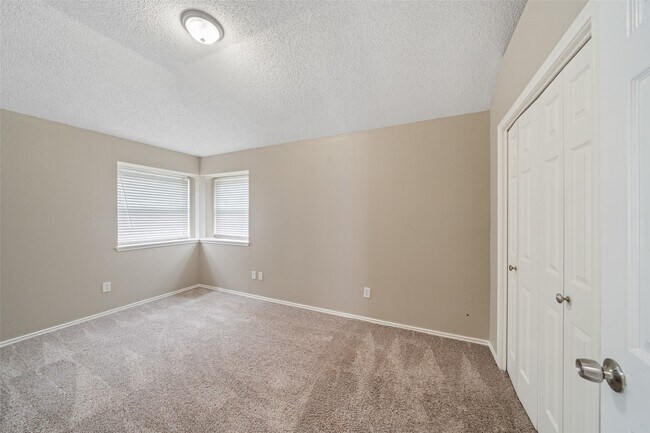 Building Photo - 2610 Lazy Spring Ct