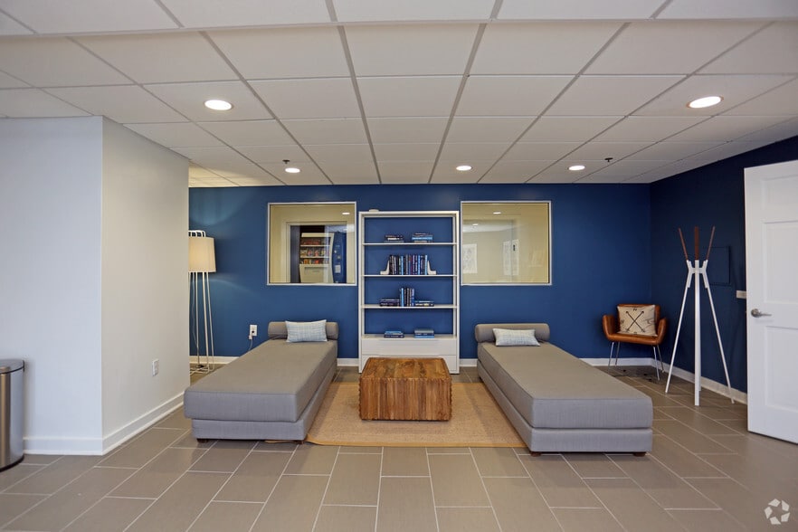 Community Room - Chestnut Hill Tower