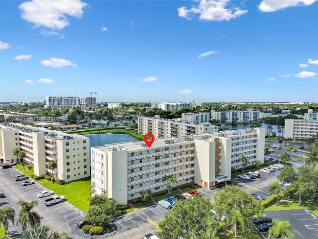 Building Photo - 321 SE 3rd St