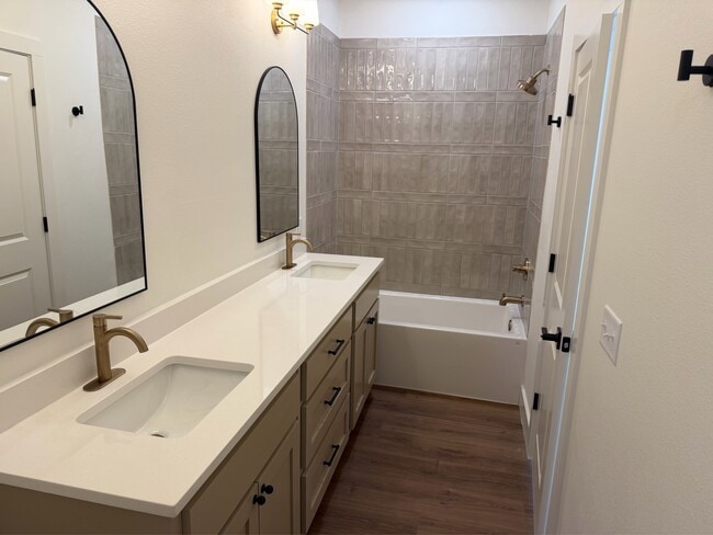 Building Photo - 408 2nd Ave SE