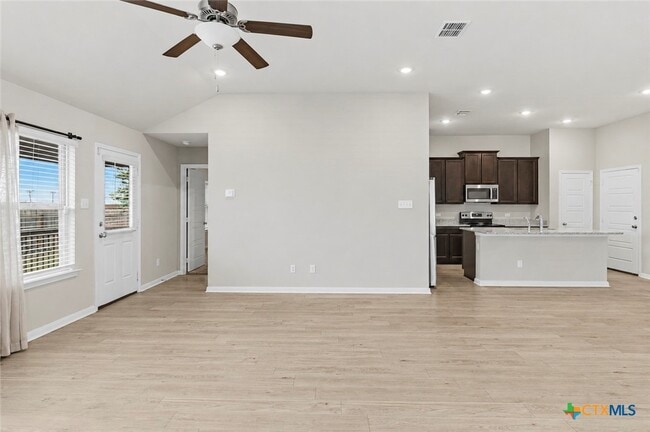 Building Photo - 2905 Greenbriar Rd