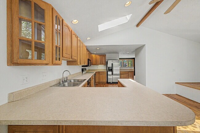 Building Photo - "Charming 3-Bed Townhouse in Denver's Heart – Spacious 1350 Sq Ft Living!"