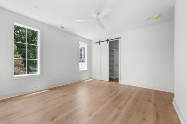 Building Photo - 1814 Stewart Pl