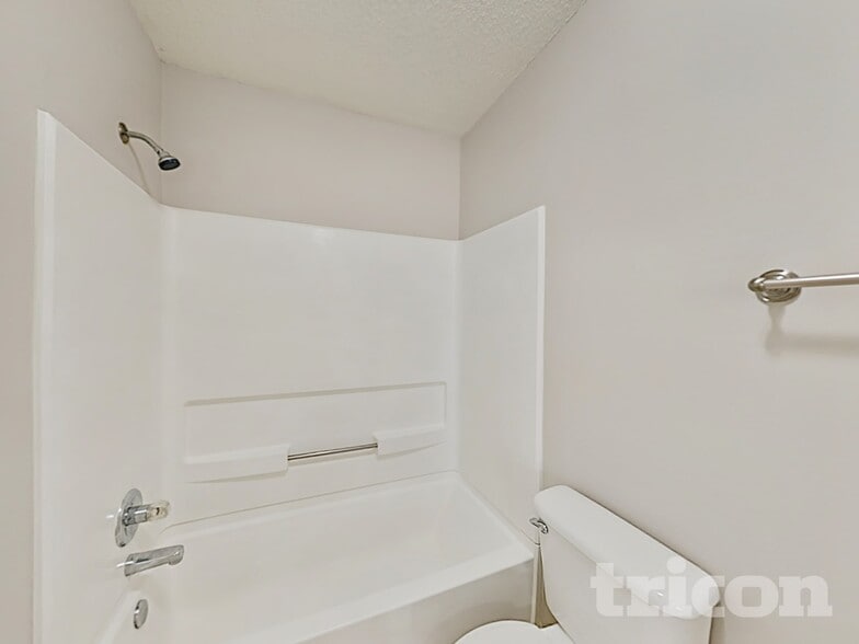 Building Photo - 1237 Woodbriar St