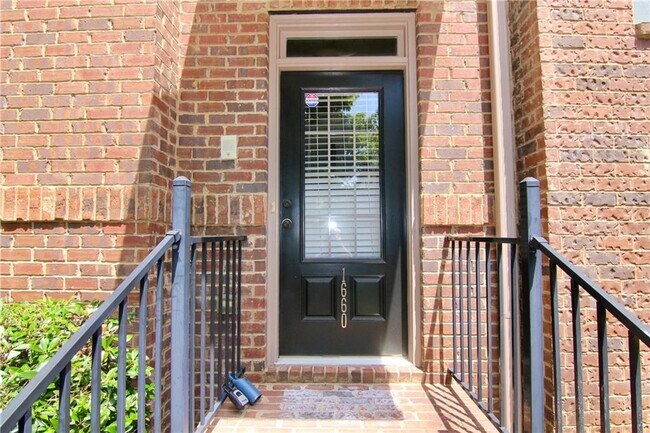 Building Photo - 1660 Jardin Ct