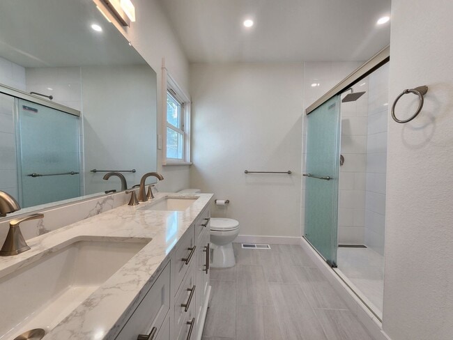 Building Photo - 715 Boyes Blvd