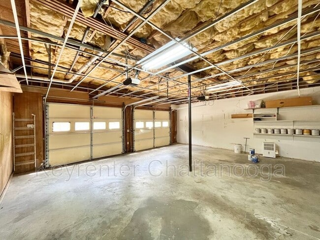 Building Photo - 4 Stacey Cir