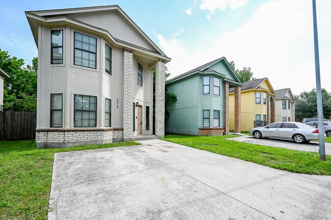 Building Photo - 3019 La Estancia Ln